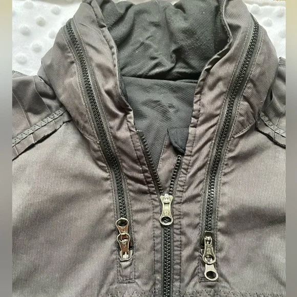 Lululemon Spring Forward Jacket - Picture 3 of 4